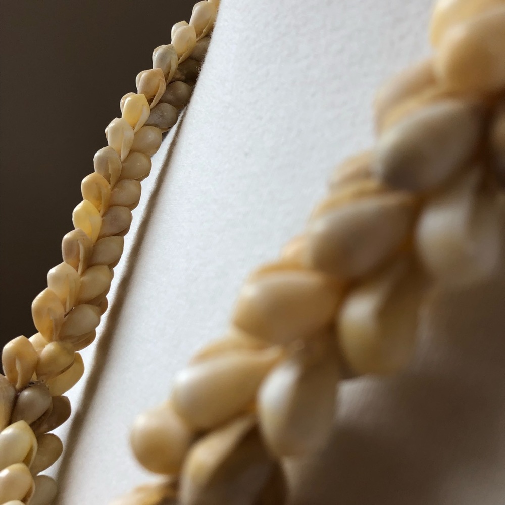 Raratonga Pupu Woven Shell Tahitian Lei Necklace - Picture 7 of 16
